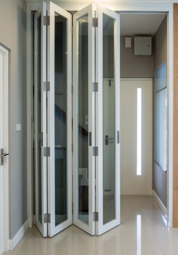 bifold door Grays, Badgers Dene, RM17